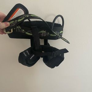green and black black diamond rock climbing harness